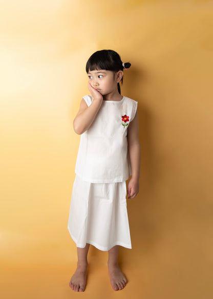【UTENA】Flower Embroidered Top & Skirt Set (White) ＜予約販売｜4月中旬お届け＞